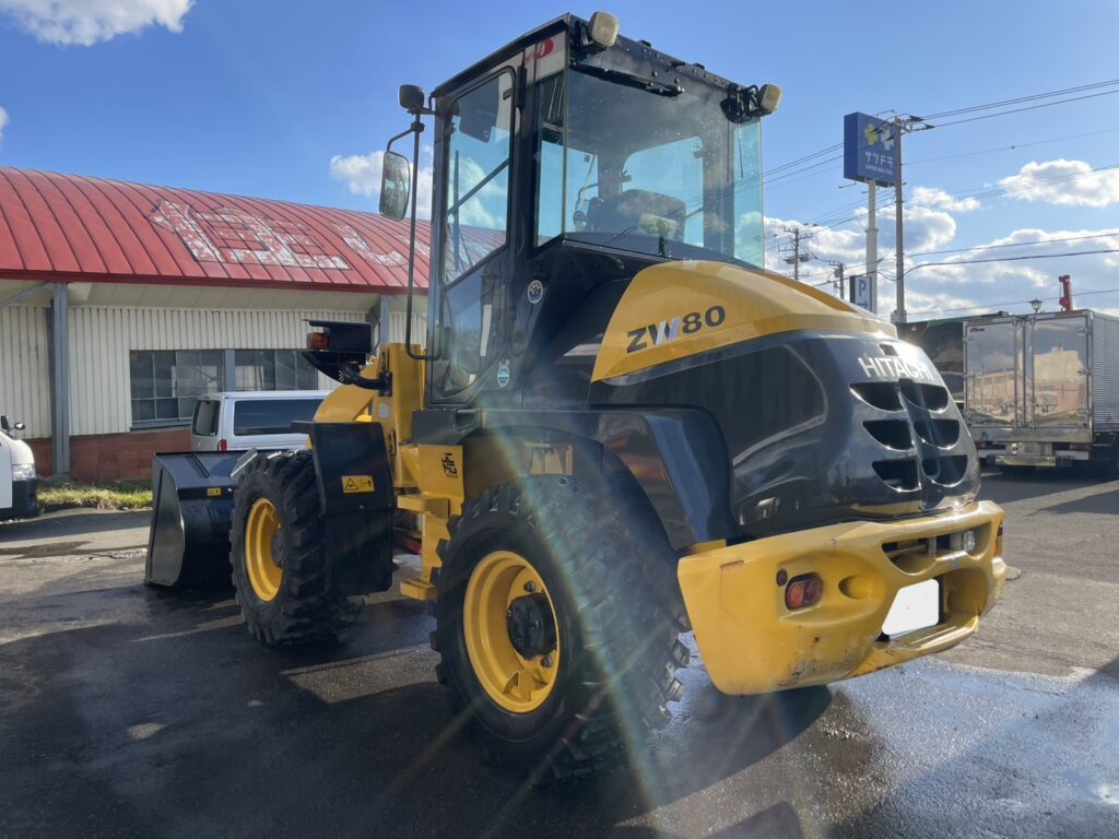 令和３年　ホイールローダー　日立　ＺＷ80S-5B　0.9㎥　スノースパイクタイヤ　使用時間2010時間　　　