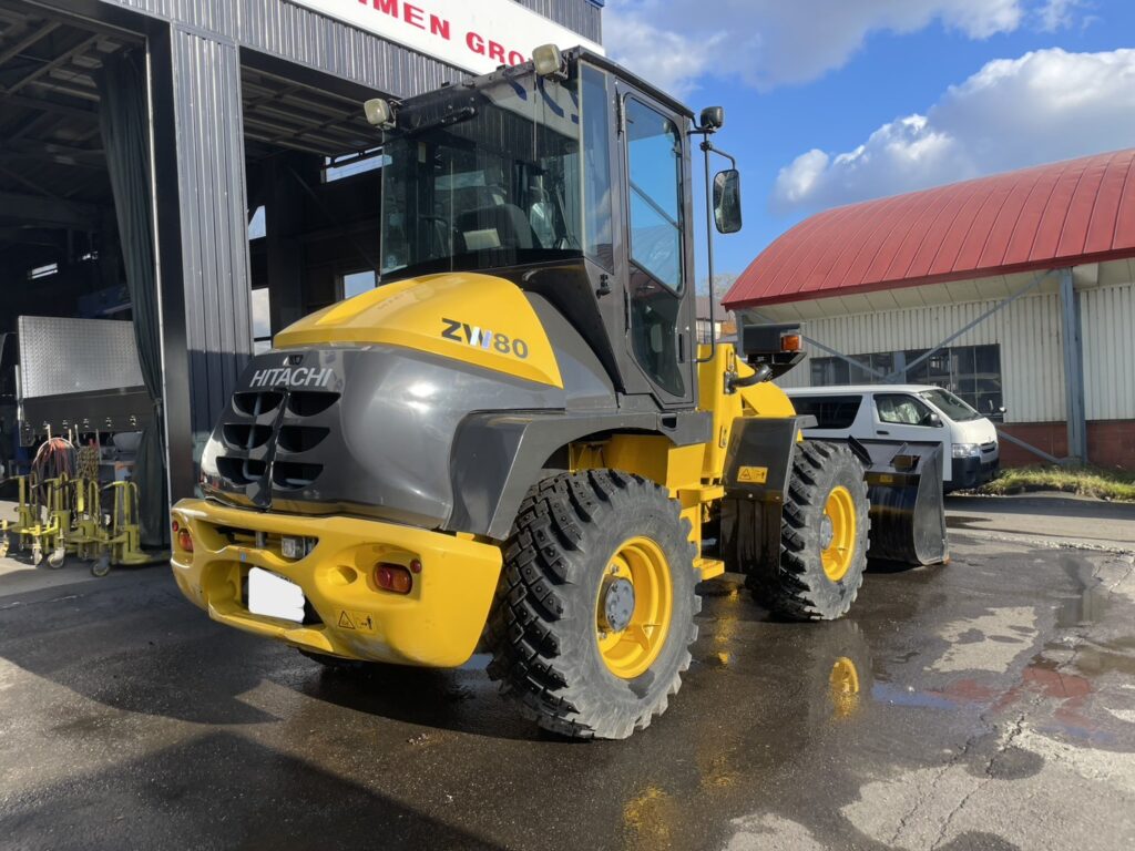 令和３年　ホイールローダー　日立　ＺＷ80S-5B　0.9㎥　スノースパイクタイヤ　使用時間2010時間　　　