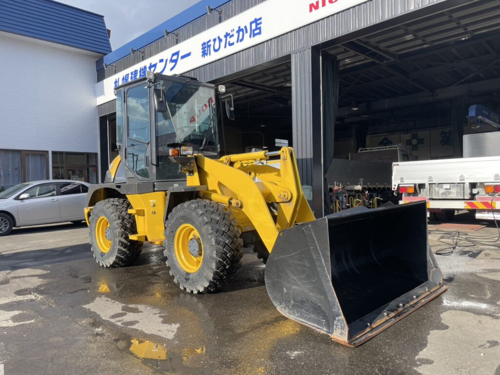 令和３年　ホイールローダー　日立　ＺＷ80S-5B　0.9㎥　スノースパイクタイヤ　使用時間2010時間　　　