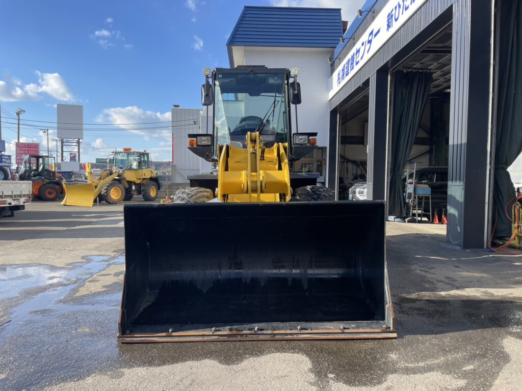 令和３年　ホイールローダー　日立　ＺＷ80S-5B　0.9㎥　スノースパイクタイヤ　使用時間2010時間　　　