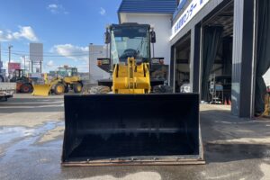 サムネイル: 令和３年　ホイールローダー　日立　ＺＷ80S-5B　0.9㎥　スノースパイクタイヤ　使用時間2010時間　　　