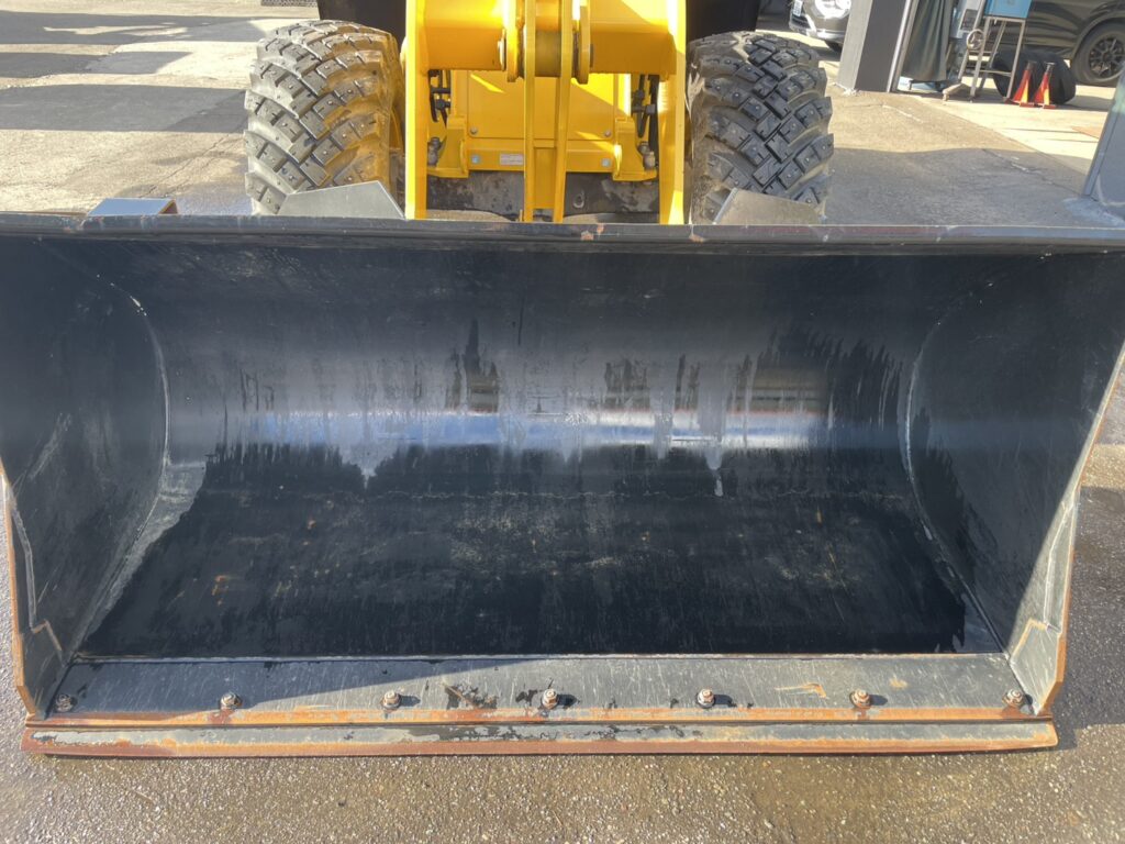 令和３年　ホイールローダー　日立　ＺＷ80S-5B　0.9㎥　スノースパイクタイヤ　使用時間2010時間　　　