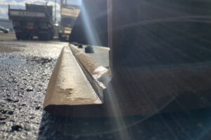 サムネイル: 令和３年　ホイールローダー　日立　ＺＷ80S-5B　0.9㎥　スノースパイクタイヤ　使用時間2010時間　　　