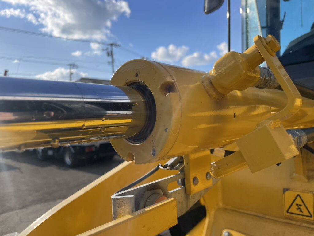 令和３年　ホイールローダー　日立　ＺＷ80S-5B　0.9㎥　スノースパイクタイヤ　使用時間2010時間　　　