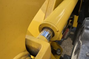 サムネイル: 令和３年　ホイールローダー　日立　ＺＷ80S-5B　0.9㎥　スノースパイクタイヤ　使用時間2010時間　　　