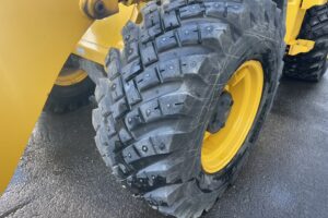 サムネイル: 令和３年　ホイールローダー　日立　ＺＷ80S-5B　0.9㎥　スノースパイクタイヤ　使用時間2010時間　　　