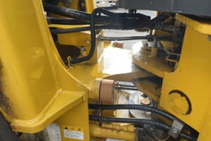 サムネイル: 令和３年　ホイールローダー　日立　ＺＷ80S-5B　0.9㎥　スノースパイクタイヤ　使用時間2010時間　　　