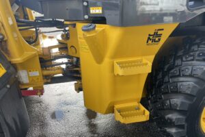 サムネイル: 令和３年　ホイールローダー　日立　ＺＷ80S-5B　0.9㎥　スノースパイクタイヤ　使用時間2010時間　　　