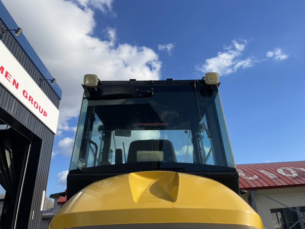 令和３年　ホイールローダー　日立　ＺＷ80S-5B　0.9㎥　スノースパイクタイヤ　使用時間2010時間　　　