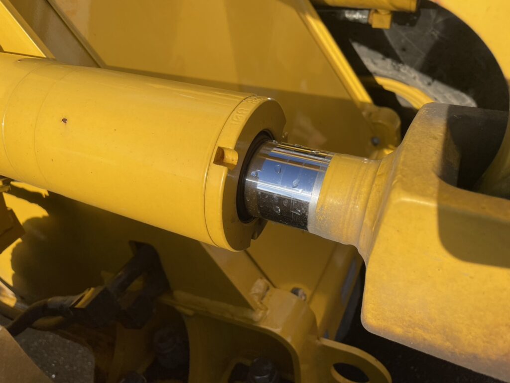 令和３年　ホイールローダー　日立　ＺＷ80S-5B　0.9㎥　スノースパイクタイヤ　使用時間2010時間　　　