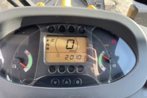 サムネイル: 令和３年　ホイールローダー　日立　ＺＷ80S-5B　0.9㎥　スノースパイクタイヤ　使用時間2010時間　　　