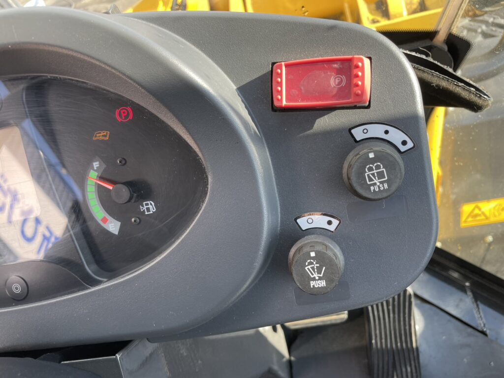 令和３年　ホイールローダー　日立　ＺＷ80S-5B　0.9㎥　スノースパイクタイヤ　使用時間2010時間　　　