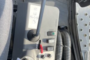 サムネイル: 令和３年　ホイールローダー　日立　ＺＷ80S-5B　0.9㎥　スノースパイクタイヤ　使用時間2010時間　　　