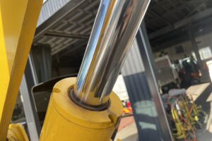 サムネイル: 令和３年　ホイールローダー　日立　ＺＷ80S-5B　0.9㎥　スノースパイクタイヤ　使用時間2010時間　　　