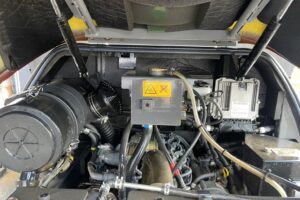 サムネイル: 令和３年　ホイールローダー　日立　ＺＷ80S-5B　0.9㎥　スノースパイクタイヤ　使用時間2010時間　　　