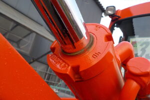 サムネイル: 平成26年　クボタ　ホイールローダー　R430Z　★0.4立米◆バケット幅157㎝★使用時間約850HR★