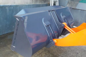 サムネイル: 平成26年　クボタ　ホイールローダー　R430Z　★0.4立米◆バケット幅157㎝★使用時間約850HR★