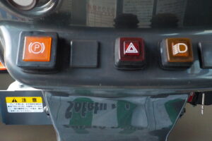 サムネイル: 平成26年　クボタ　ホイールローダー　R430Z　★0.4立米◆バケット幅157㎝★使用時間約850HR★