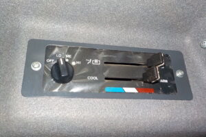 サムネイル: 平成26年　クボタ　ホイールローダー　R430Z　★0.4立米◆バケット幅157㎝★使用時間約850HR★