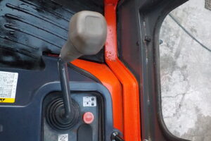 サムネイル: 平成26年　クボタ　ホイールローダー　R430Z　★0.4立米◆バケット幅157㎝★使用時間約850HR★