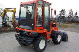 サムネイル: 平成26年　クボタ　ホイールローダー　R430Z　★0.4立米◆バケット幅157㎝★使用時間約850HR★