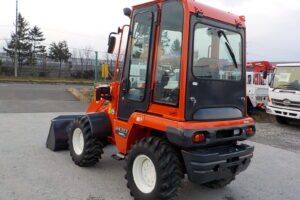 サムネイル: 平成26年　クボタ　ホイールローダー　R430Z　★0.4立米◆バケット幅157㎝★使用時間約850HR★