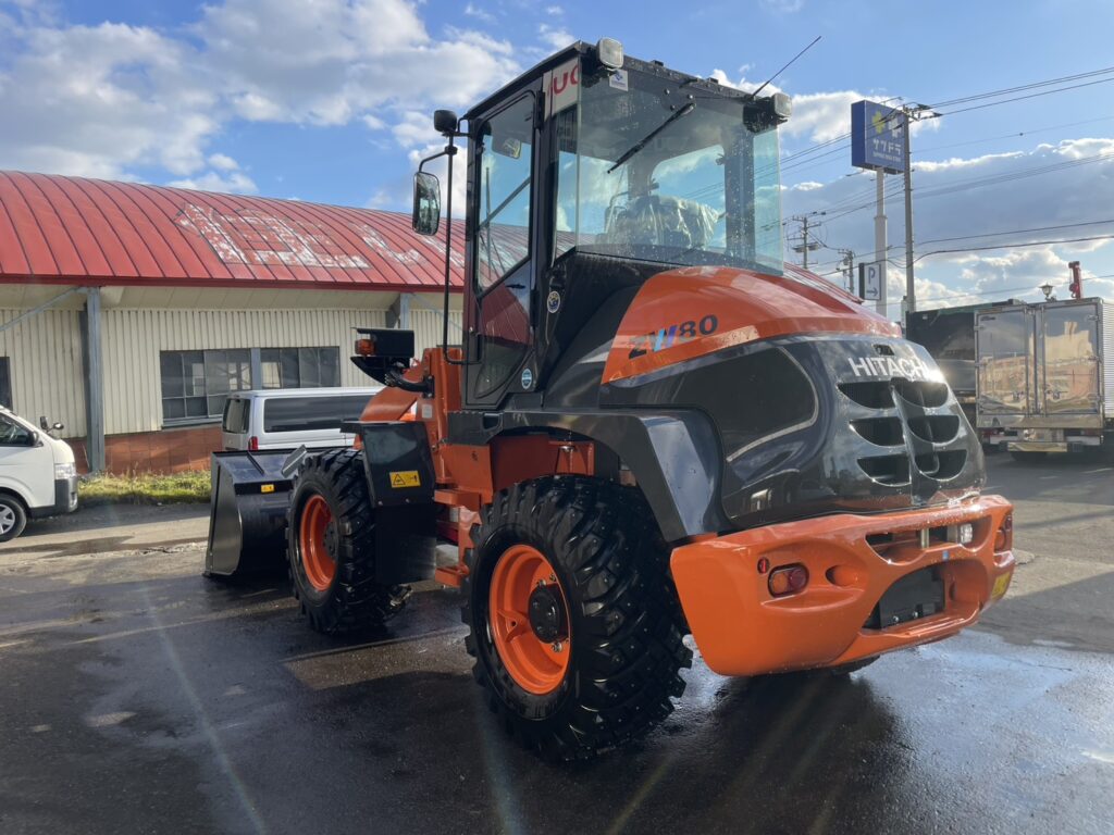 令和7年　ZW80S-5B　0.9㎥　バケット幅199cm　スノースパイクタイヤ　車検令和9年11月