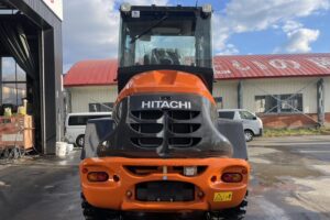 サムネイル: 令和7年　ZW80S-5B　0.9㎥　バケット幅199cm　スノースパイクタイヤ　車検令和9年11月