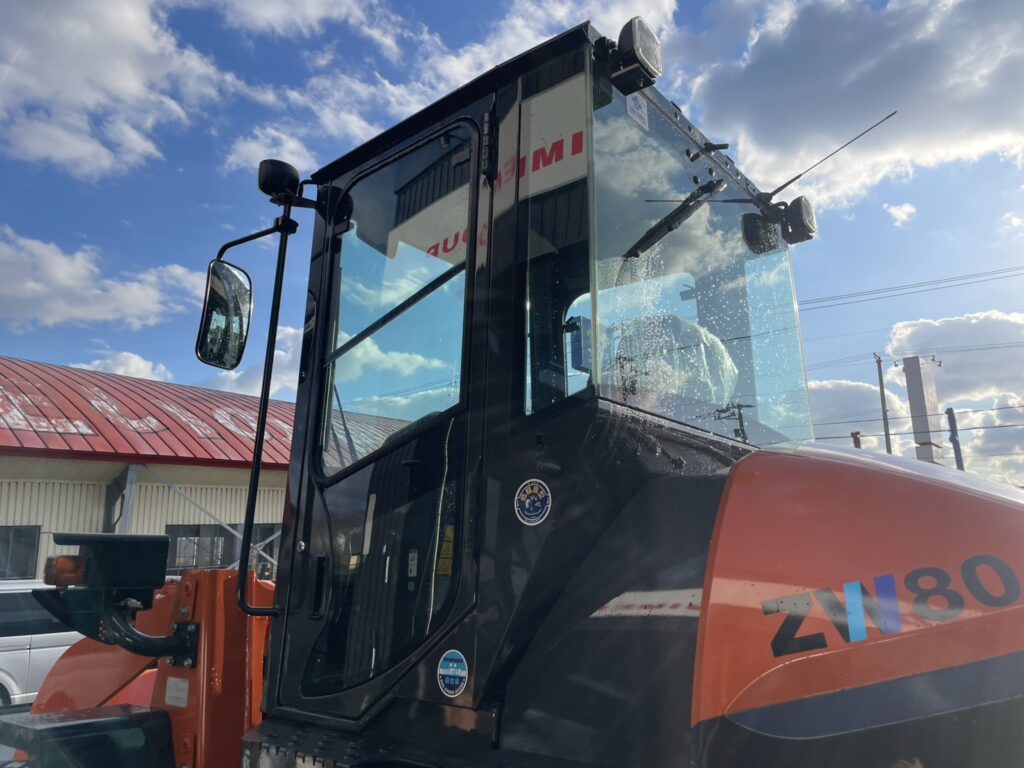 令和7年　ZW80S-5B　0.9㎥　バケット幅199cm　スノースパイクタイヤ　車検令和9年11月