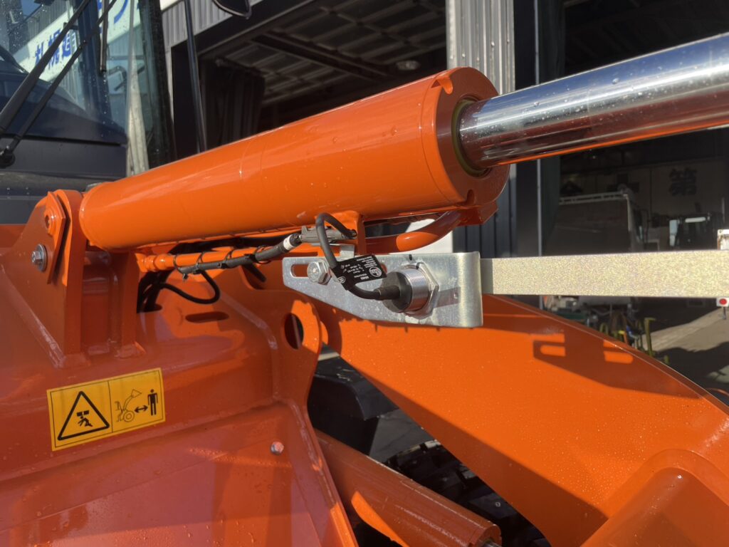 令和7年　ZW80S-5B　0.9㎥　バケット幅199cm　スノースパイクタイヤ　車検令和9年11月