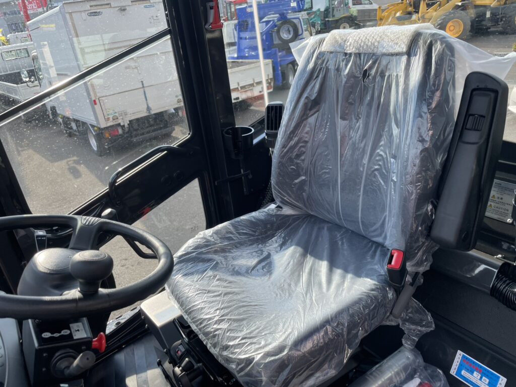 令和7年　ZW80S-5B　0.9㎥　バケット幅199cm　スノースパイクタイヤ　車検令和9年11月