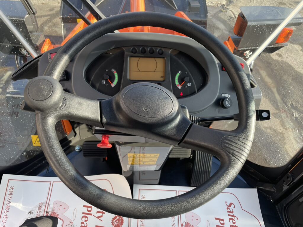 令和7年　ZW80S-5B　0.9㎥　バケット幅199cm　スノースパイクタイヤ　車検令和9年11月