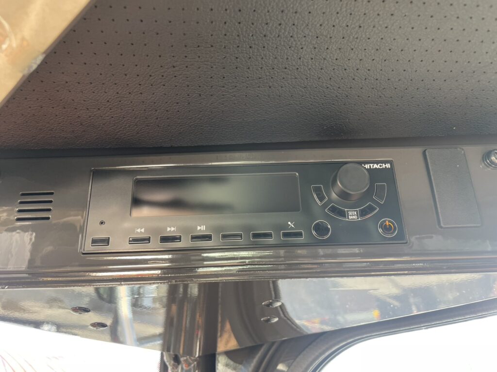 令和7年　ZW80S-5B　0.9㎥　バケット幅199cm　スノースパイクタイヤ　車検令和9年11月