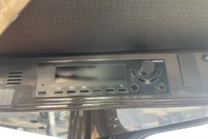 サムネイル: 令和7年　ZW80S-5B　0.9㎥　バケット幅199cm　スノースパイクタイヤ　車検令和9年11月