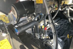 サムネイル: 令和7年　ZW80S-5B　0.9㎥　バケット幅199cm　スノースパイクタイヤ　車検令和9年11月