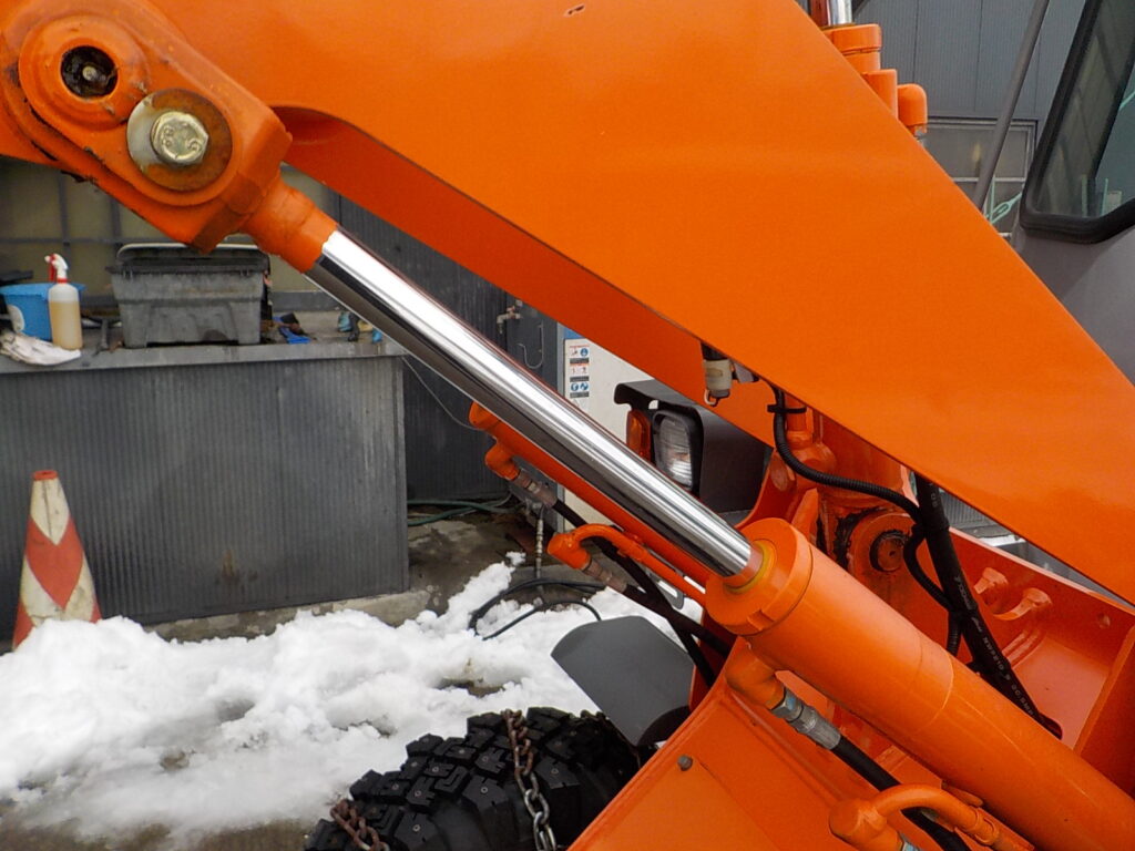 平成26年　日立　ホイールローダー　ZW20　★0.3立米★タイヤチェーン４本★使用時間約320HR★