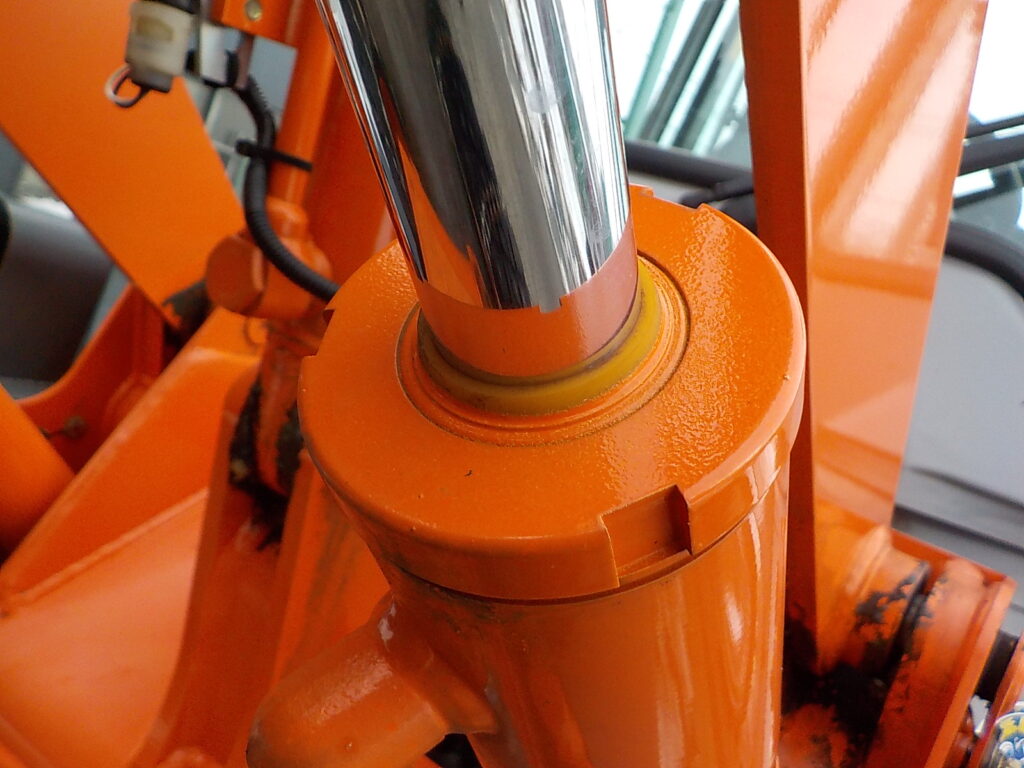 平成26年　日立　ホイールローダー　ZW20　★0.3立米★タイヤチェーン４本★使用時間約320HR★