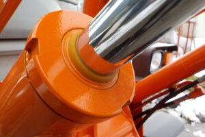 サムネイル: 平成26年　日立　ホイールローダー　ZW20　★0.3立米★タイヤチェーン４本★使用時間約320HR★