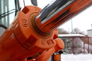 サムネイル: 平成26年　日立　ホイールローダー　ZW20　★0.3立米★タイヤチェーン４本★使用時間約320HR★