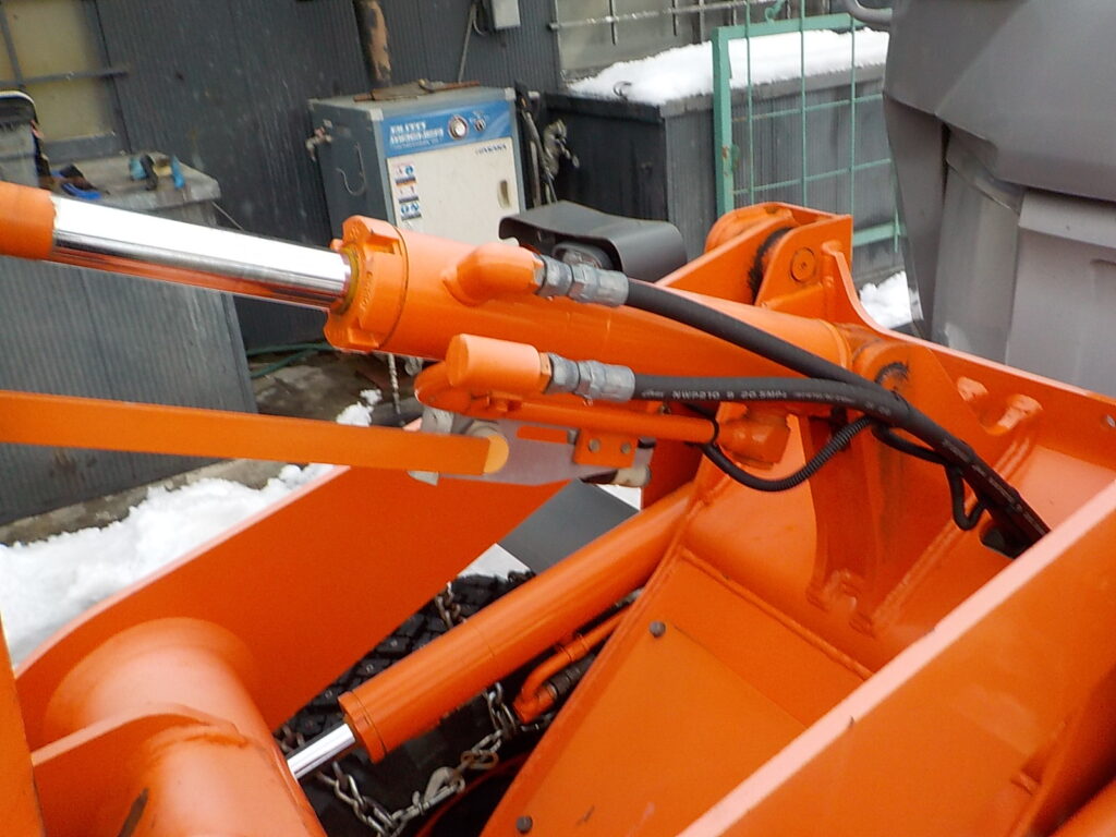 平成26年　日立　ホイールローダー　ZW20　★0.3立米★タイヤチェーン４本★使用時間約320HR★