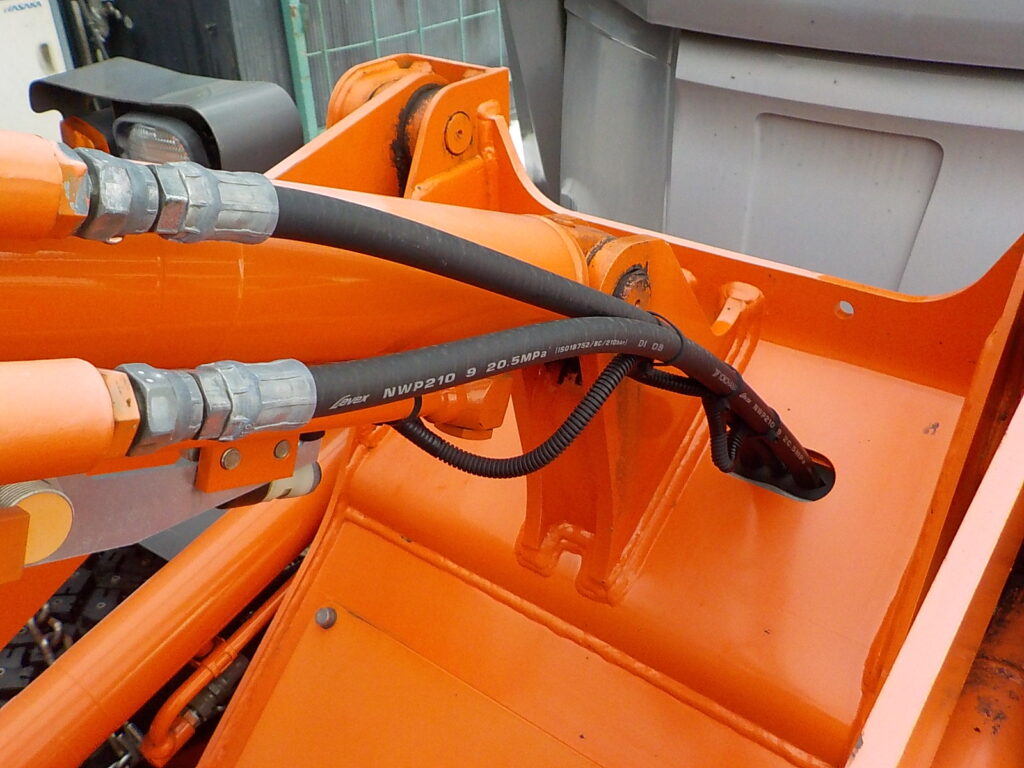 平成26年　日立　ホイールローダー　ZW20　★0.3立米★タイヤチェーン４本★使用時間約320HR★