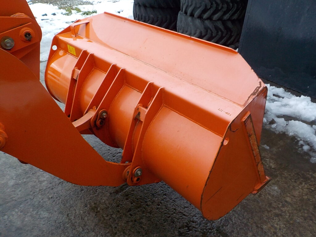 平成26年　日立　ホイールローダー　ZW20　★0.3立米★タイヤチェーン４本★使用時間約320HR★