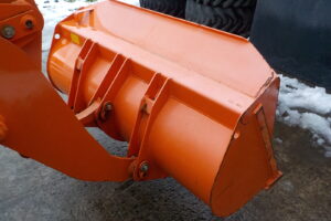 サムネイル: 平成26年　日立　ホイールローダー　ZW20　★0.3立米★タイヤチェーン４本★使用時間約320HR★