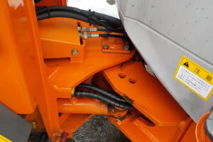 サムネイル: 平成26年　日立　ホイールローダー　ZW20　★0.3立米★タイヤチェーン４本★使用時間約320HR★