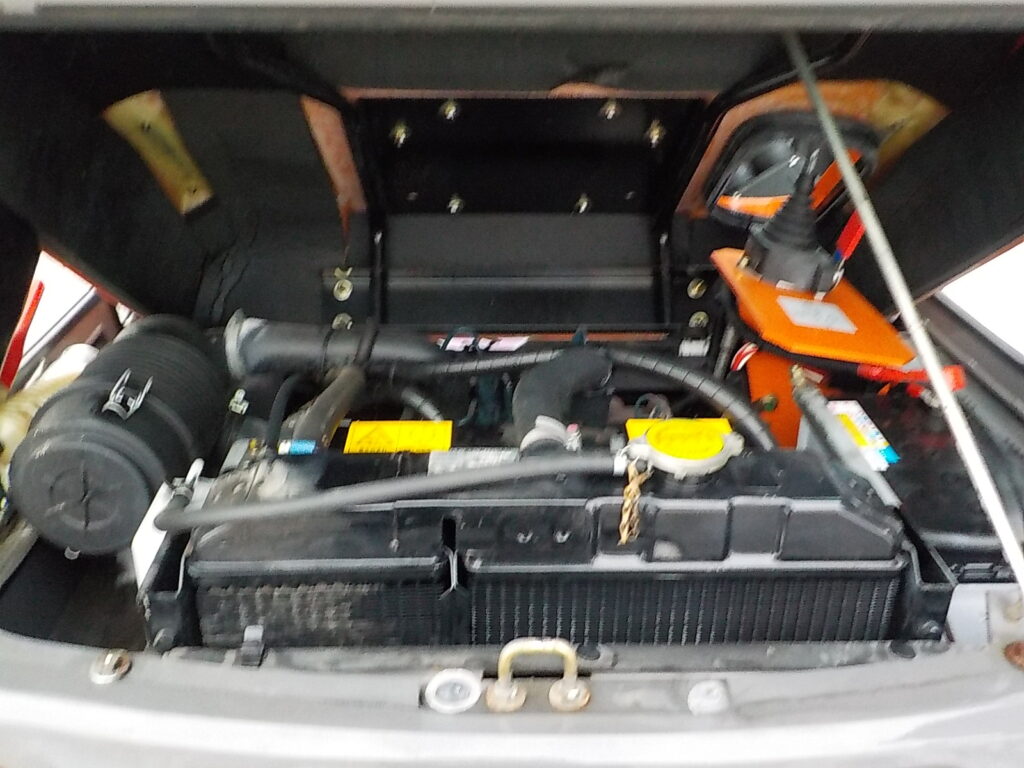 平成26年　日立　ホイールローダー　ZW20　★0.3立米★タイヤチェーン４本★使用時間約320HR★