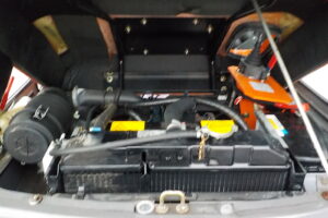 サムネイル: 平成26年　日立　ホイールローダー　ZW20　★0.3立米★タイヤチェーン４本★使用時間約320HR★