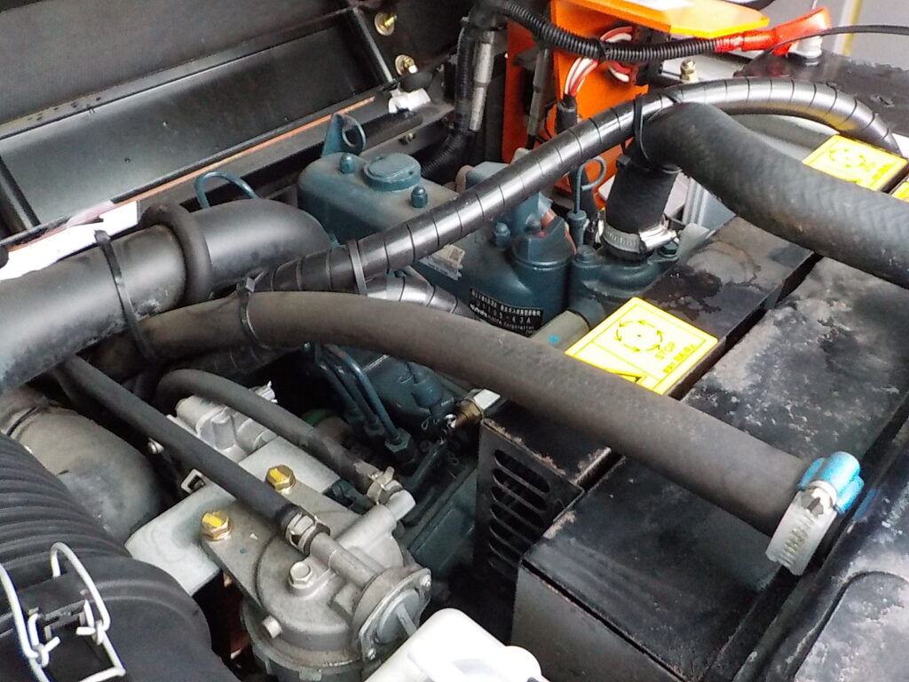 平成26年　日立　ホイールローダー　ZW20　★0.3立米★タイヤチェーン４本★使用時間約320HR★