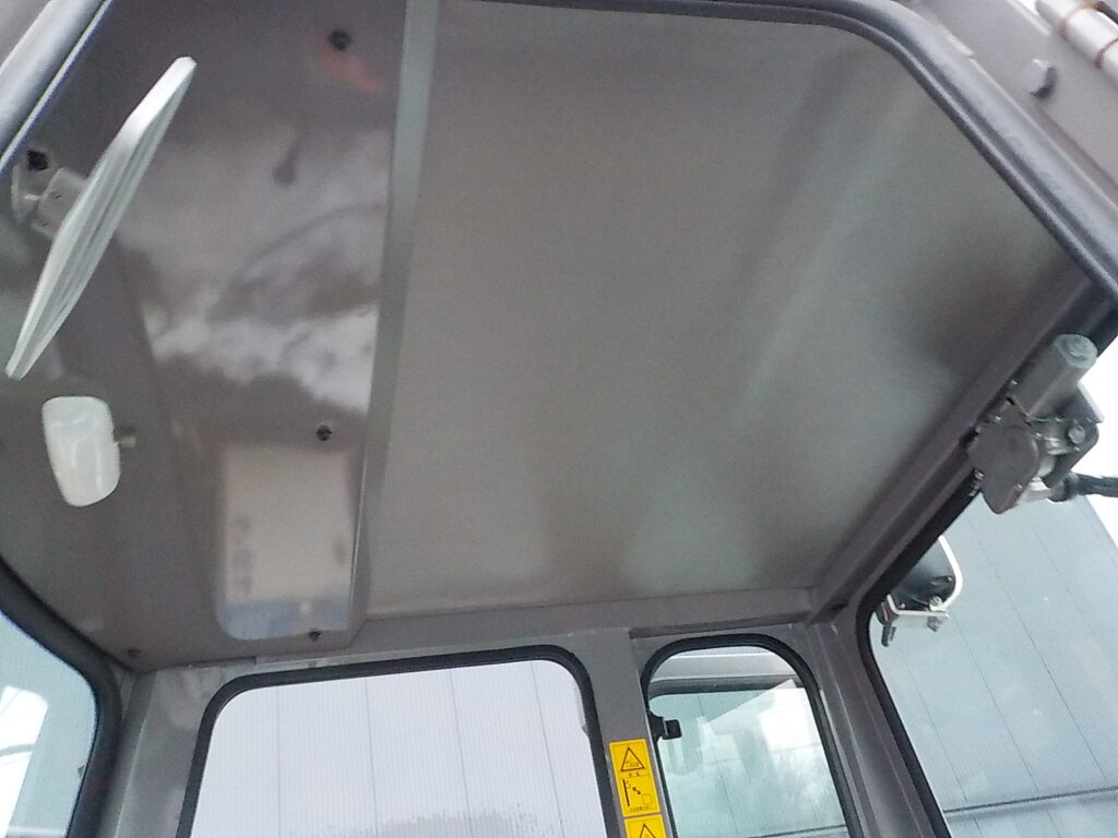 平成26年　日立　ホイールローダー　ZW20　★0.3立米★タイヤチェーン４本★使用時間約320HR★