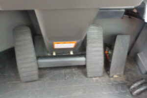 サムネイル: 平成26年　日立　ホイールローダー　ZW20　★0.3立米★タイヤチェーン４本★使用時間約320HR★