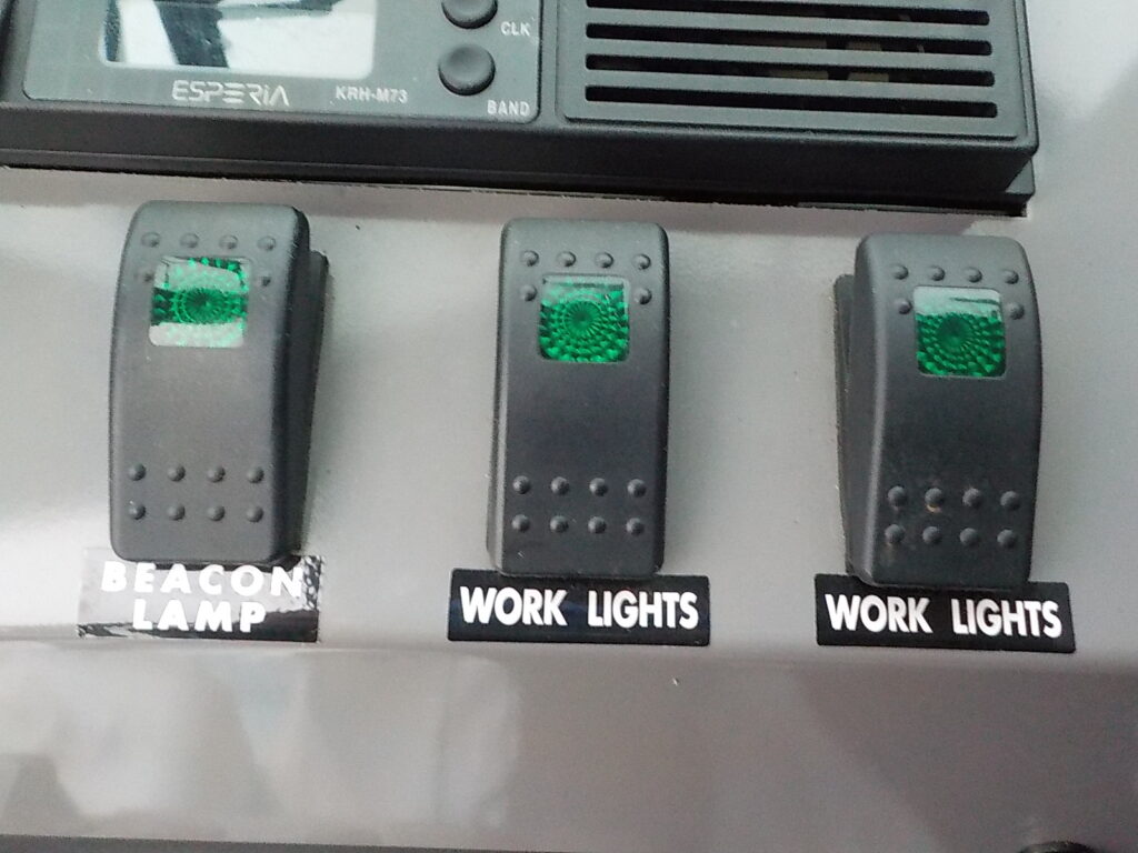 平成26年　日立　ホイールローダー　ZW20　★0.3立米★タイヤチェーン４本★使用時間約320HR★